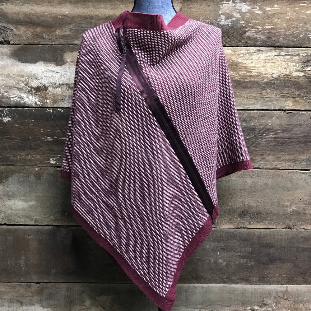 Lululemon On the Go Scarf/Cape